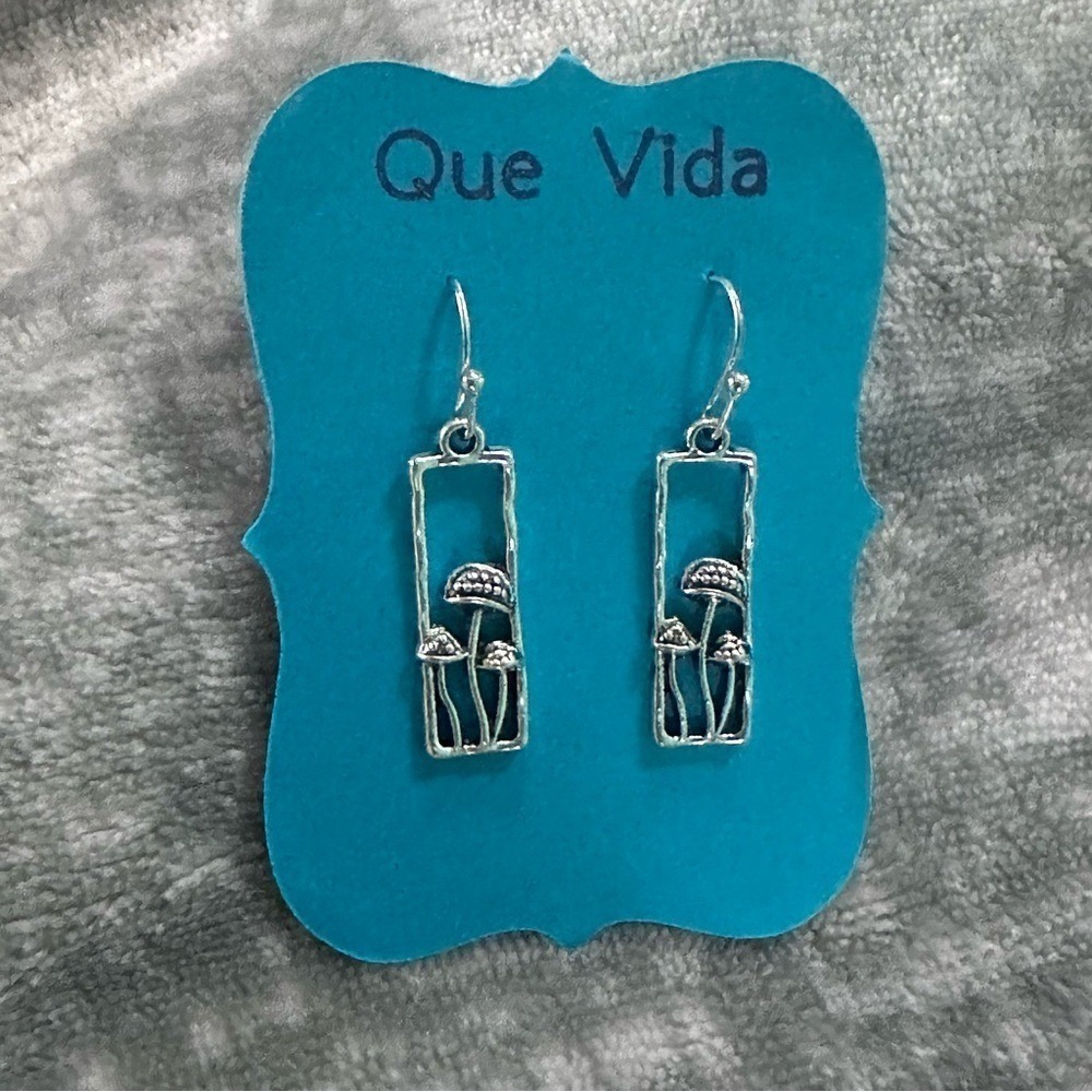 NWOT Mushroom Drop Earrings Silver Tone Rectangular Frame Nature Lover Jewelry